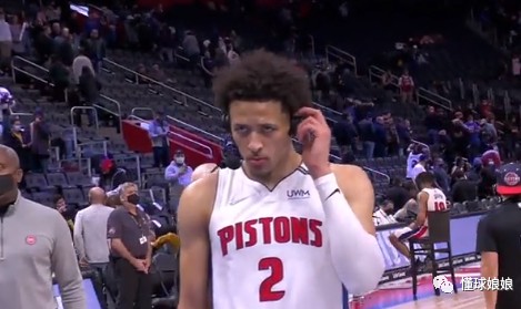  米切尔单节21分爆发，骑士击溃马刺止连败  