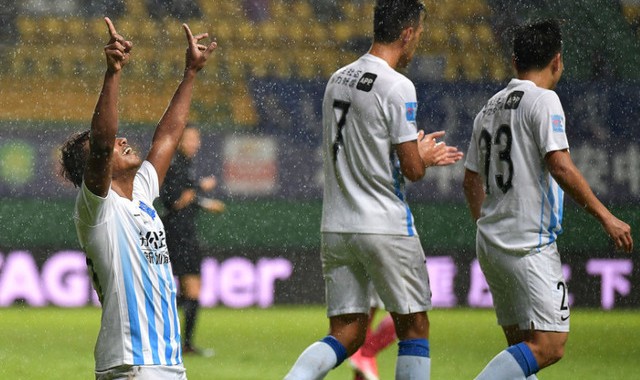  门兴格拉德巴赫逆境爆发，补时绝平保留希望