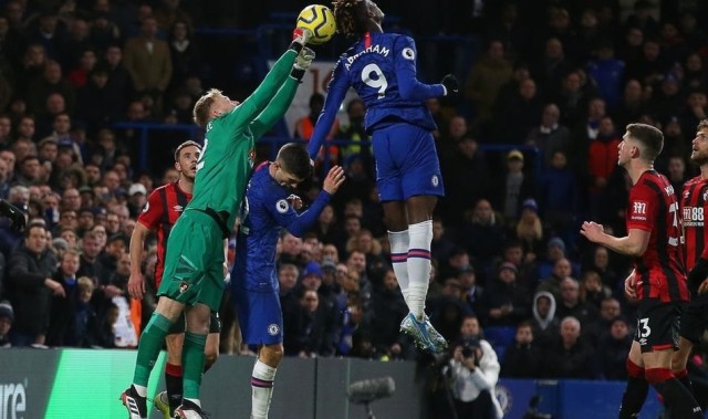  特里皮尔精准任意球绝杀伯恩茅斯  