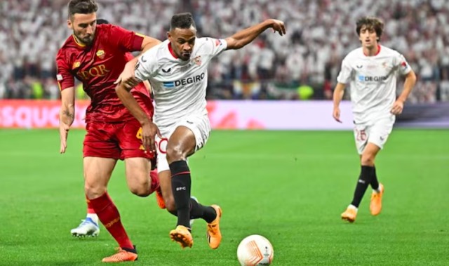  朗斯铁卫乌龙球葬送关键战役  