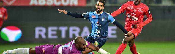  格勒诺布尔防守密不透风零封领头羊