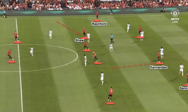  因戈尔施塔特配合默契，德甲比赛团队作战显威力