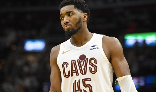  米切尔45分骑士横扫步行者  