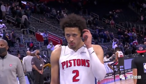  米切尔单节21分爆发，骑士击溃马刺止连败  