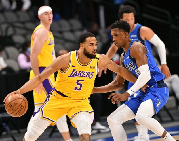  福克斯关键抢断国王逆转独行侠终结对手连胜