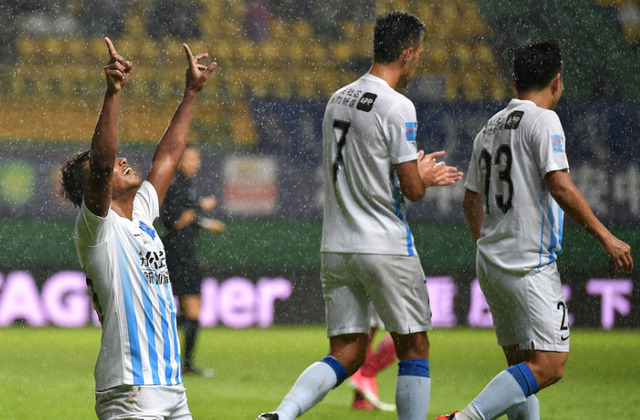  门兴格拉德巴赫逆境爆发，补时绝平保留希望